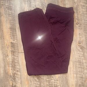 Lululemon Athletica Damce Studio Crop Striped Maroon Size 6